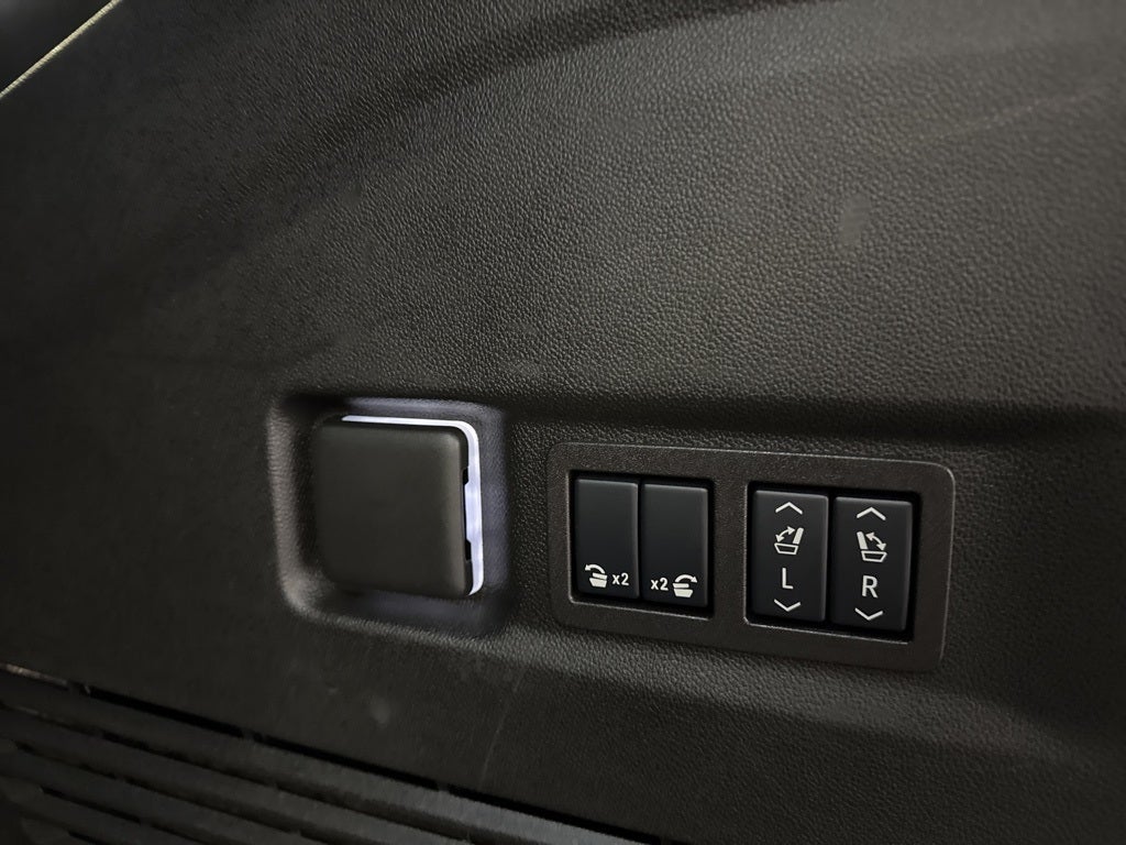 2025 GMC Yukon XL Denali 5SA w/ Adaptive Cruise