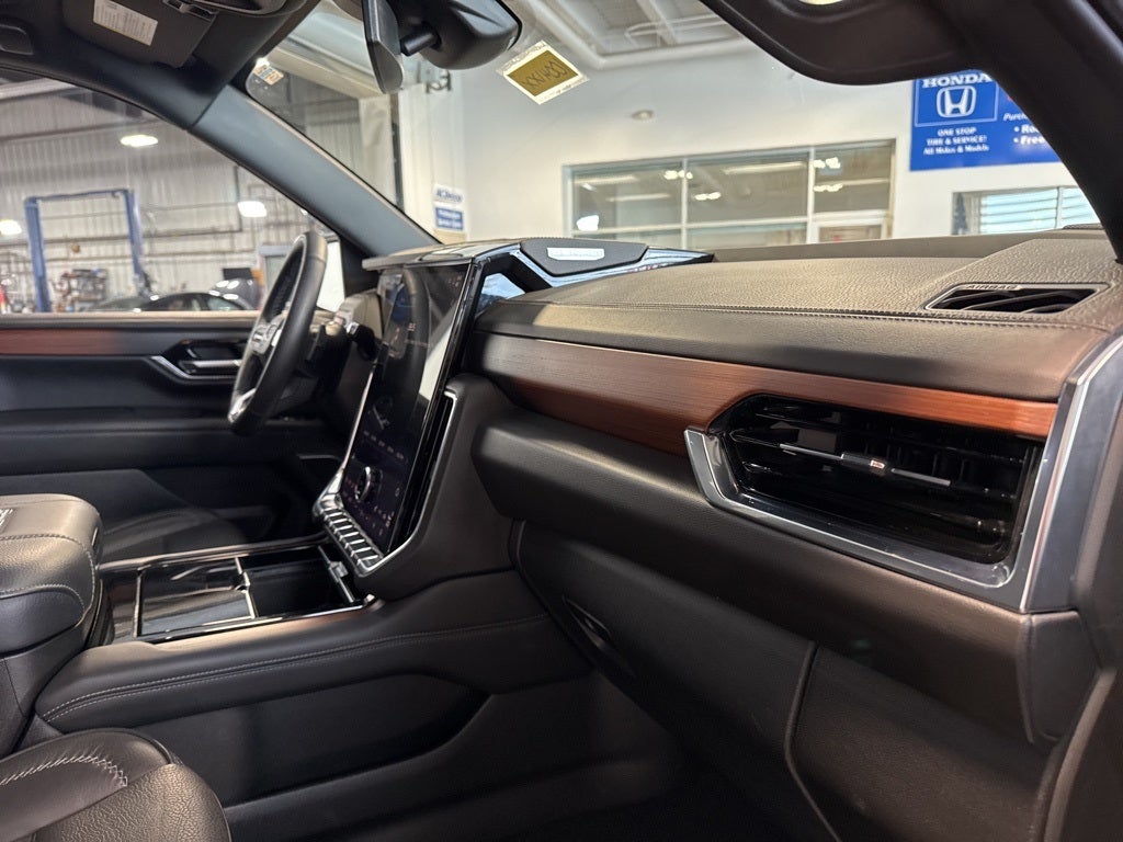 2025 GMC Yukon XL Denali 5SA w/ Adaptive Cruise