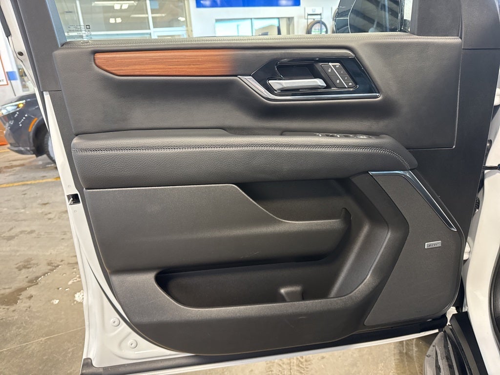 2025 GMC Yukon XL Denali 5SA