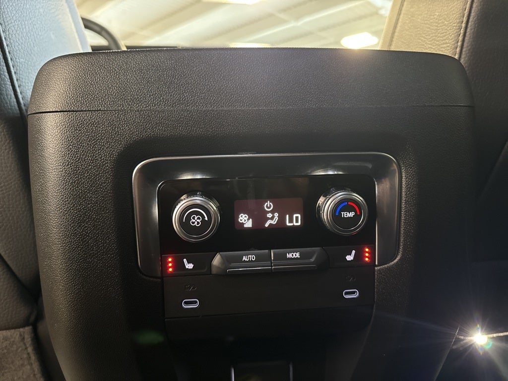 2025 GMC Yukon XL Denali 5SA