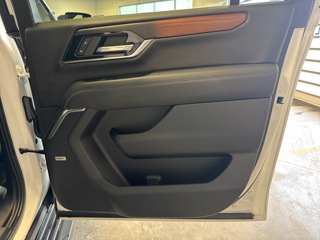 2025 GMC Yukon XL Denali 5SA