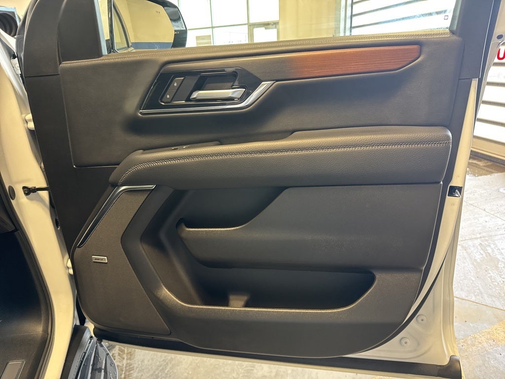 2025 GMC Yukon XL Denali 5SA