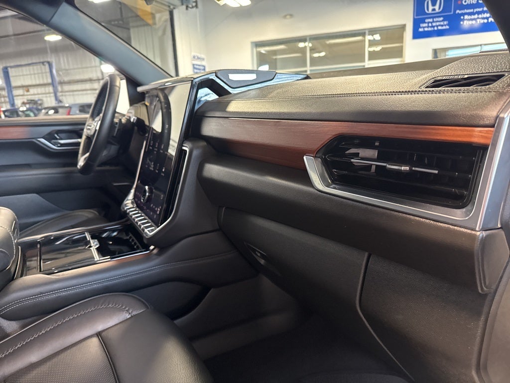 2025 GMC Yukon XL Denali 5SA