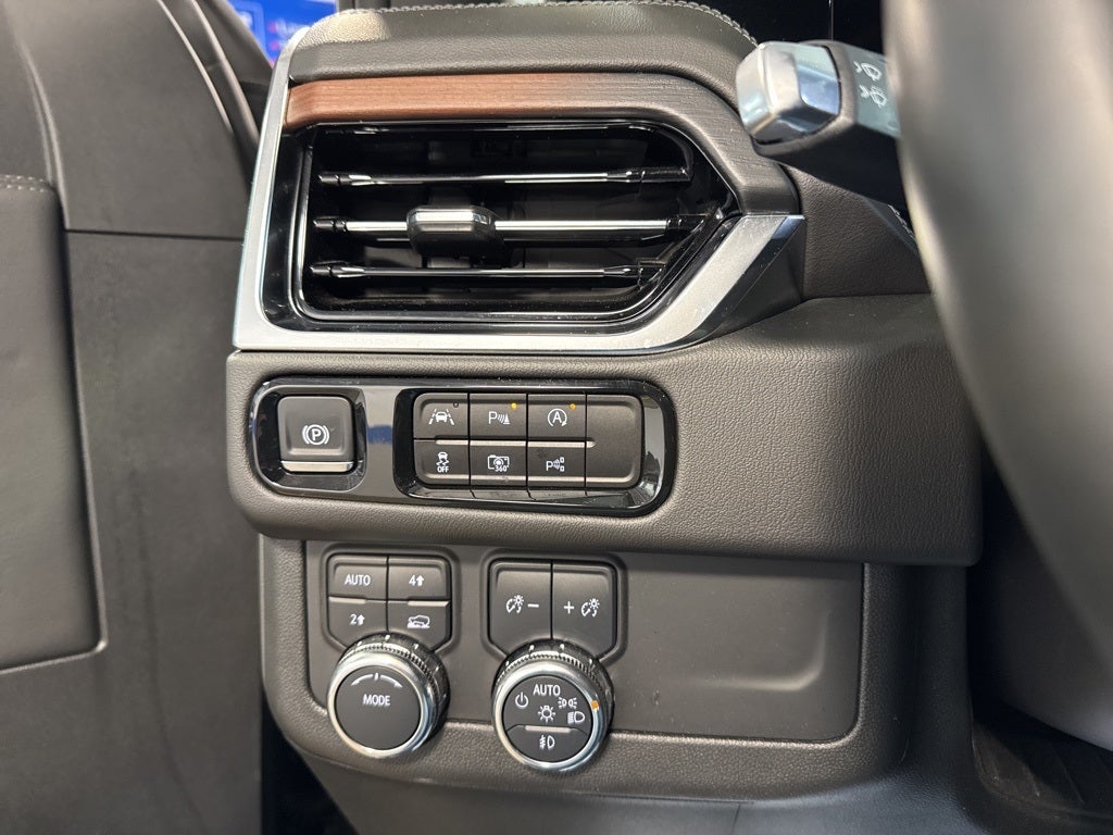 2025 GMC Yukon XL Denali 6.2 w/ Adaptive Cruise