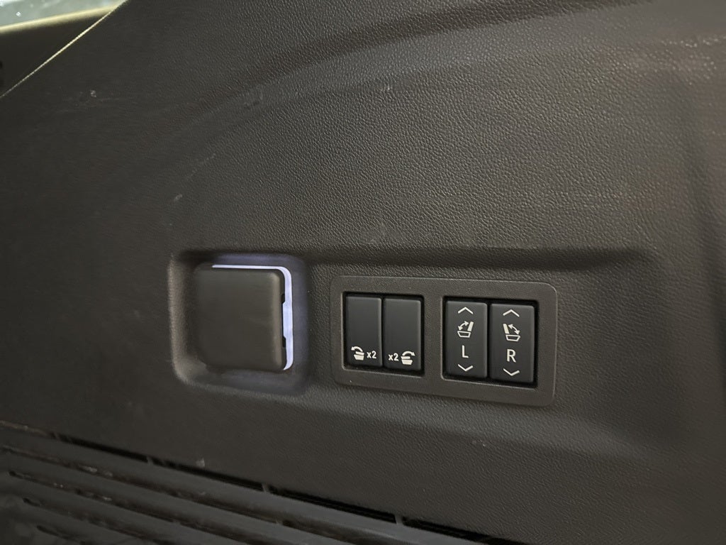 2025 GMC Yukon XL Denali 6.2 w/ Adaptive Cruise