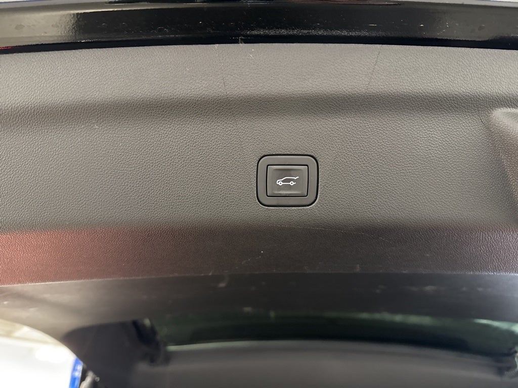 2025 GMC Yukon XL Denali 6.2 w/ Adaptive Cruise