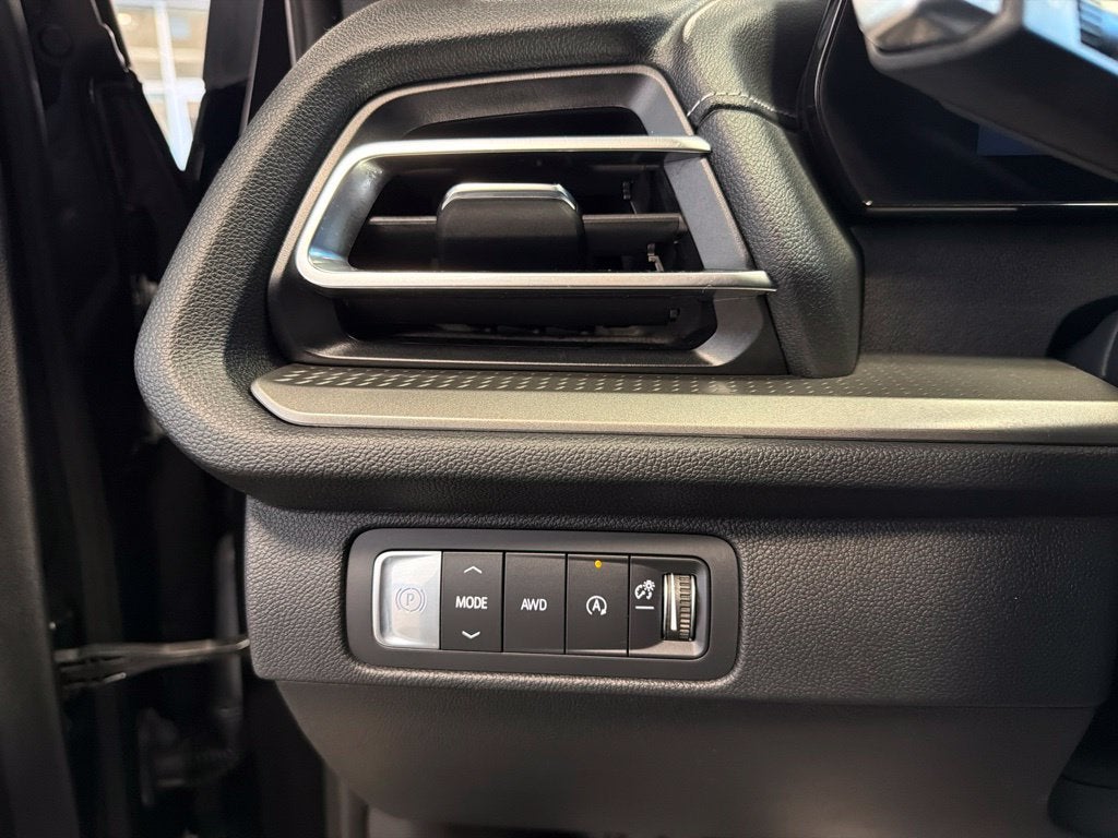 2026 Chevrolet Traverse LT 2LT w/ Driver Confidence, Tow & Synthetic Seats