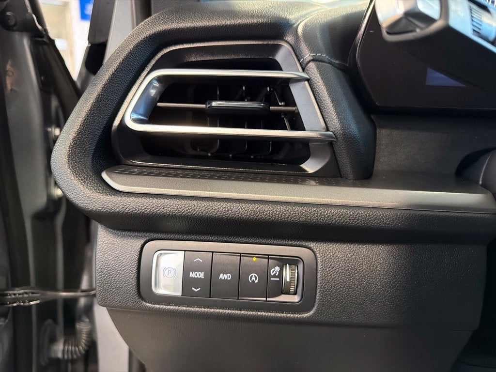 2026 Chevrolet Traverse LT 2LT w/ Driver Confidence & Trailering Pkg