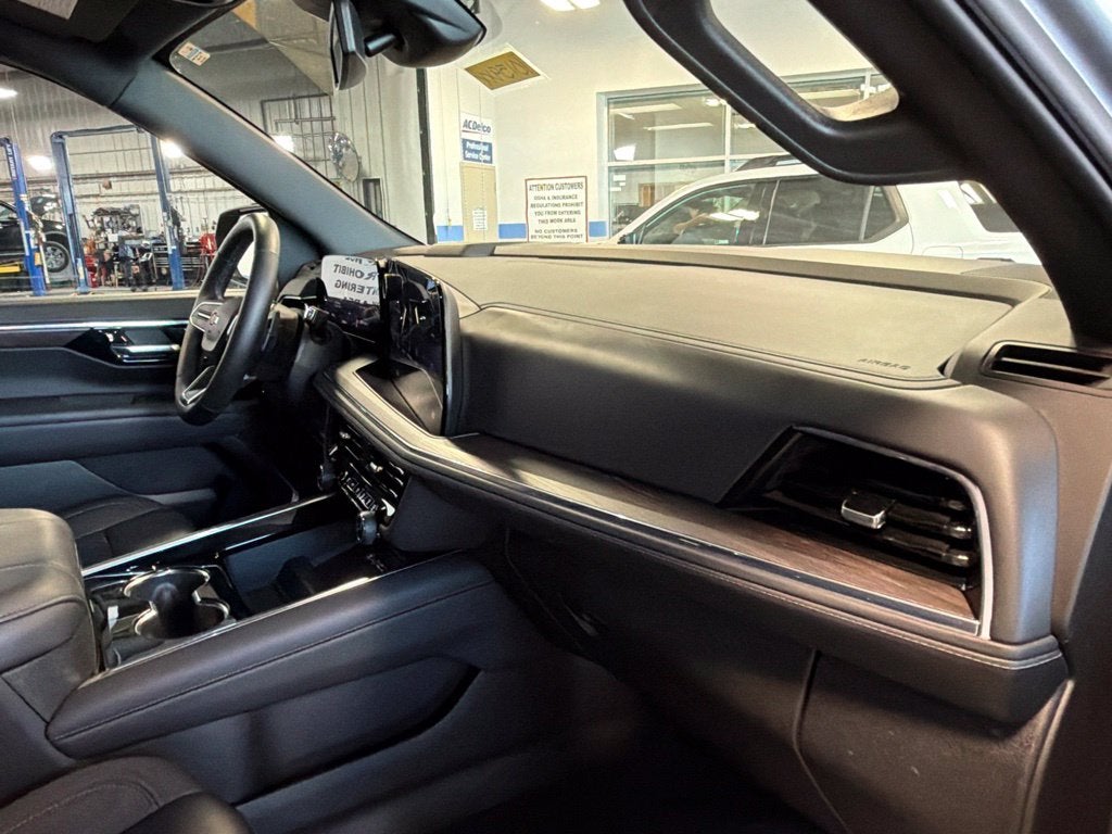 2026 Chevrolet Suburban LT Luxury Comfort Pkg