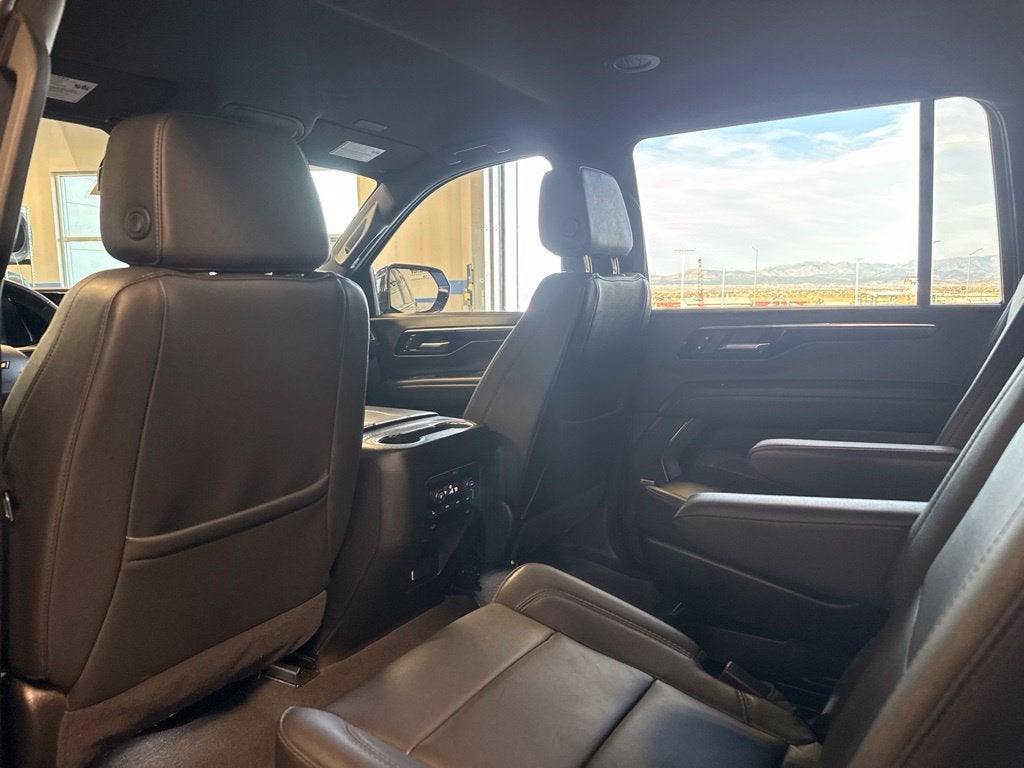 2026 Chevrolet Suburban LT Luxury Comfort Pkg w/ Center Buckets
