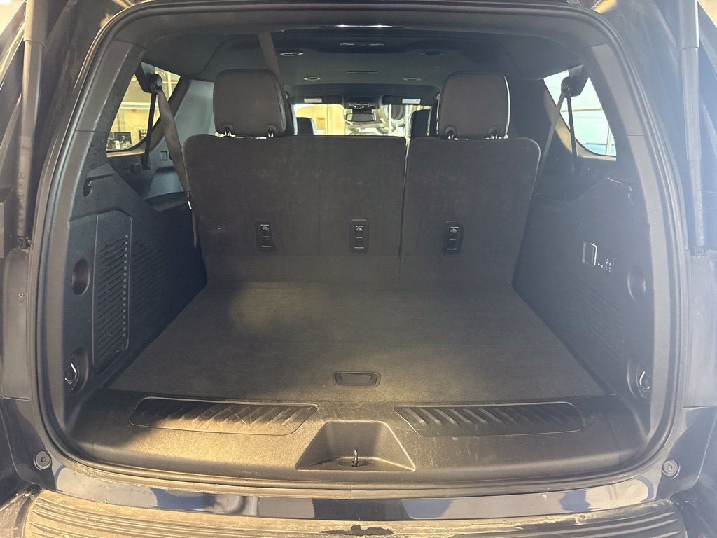 2026 Chevrolet Suburban LT Luxury Comfort Pkg w/ Center Buckets