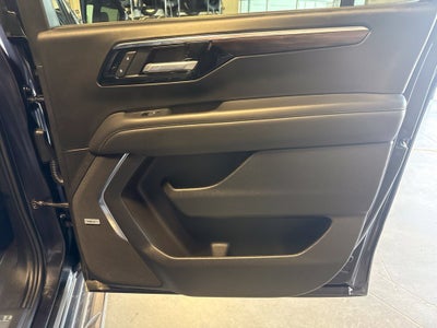 2026 Chevrolet Suburban LT Luxury Comfort Pkg w/ Center Buckets