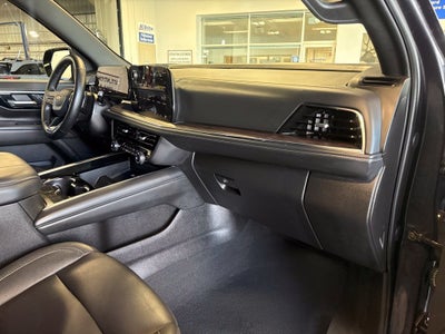 2026 Chevrolet Suburban LT Luxury Comfort Pkg w/ Center Buckets