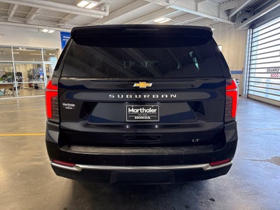 2026 Chevrolet Suburban LT Luxury Comfort Pkg w/ Center Buckets