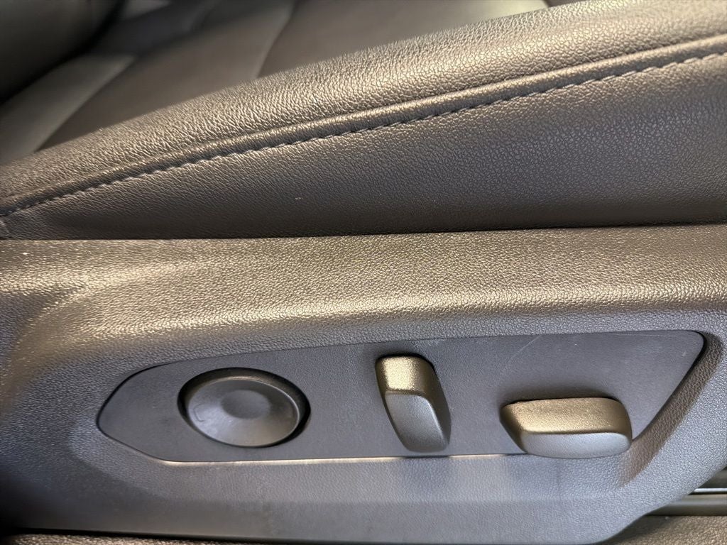 2025 Chevrolet Suburban Z71 w/ Adaptive Cruise