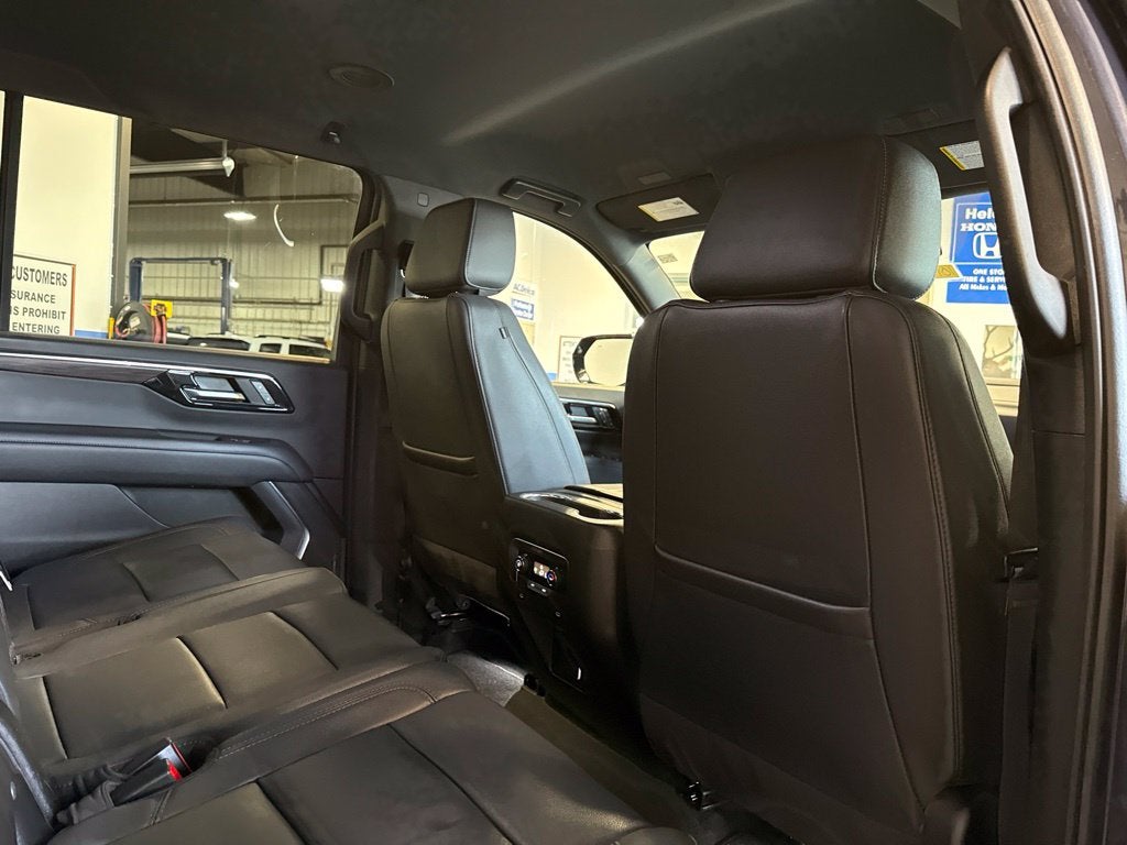 2025 Chevrolet Suburban Z71 8 Passenger w/ Adaptive Cruise