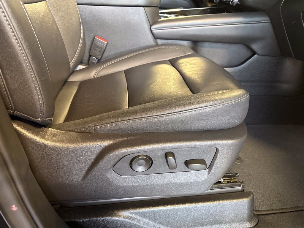 2025 Chevrolet Suburban Z71 8 Passenger w/ Adaptive Cruise