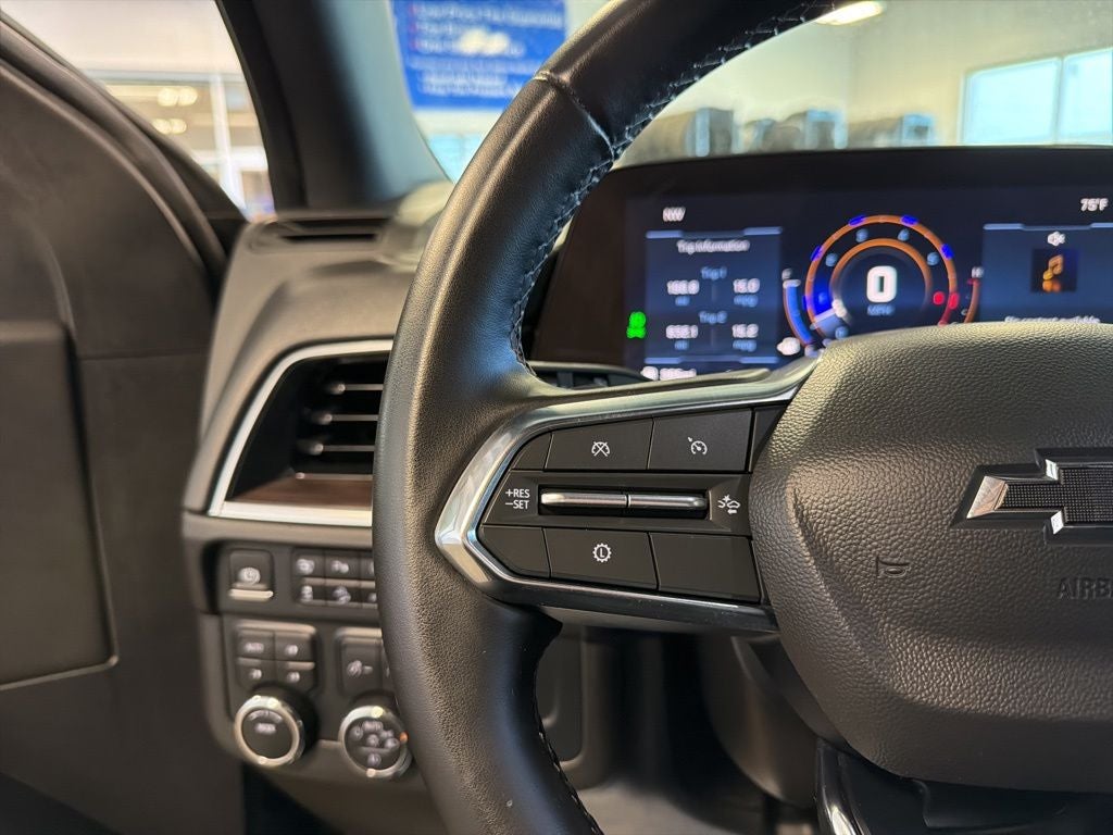 2025 Chevrolet Suburban Z71 w/ Nav & Adaptive Cruise