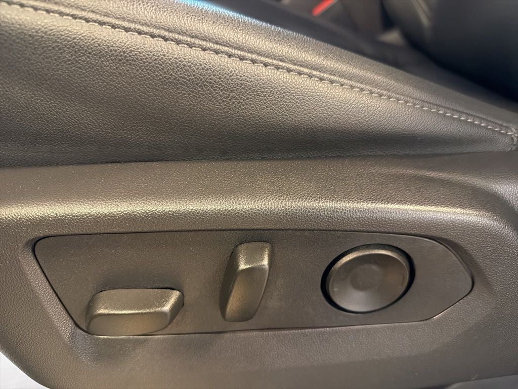 2025 Chevrolet Suburban Z71 w/ Nav & Adaptive Cruise