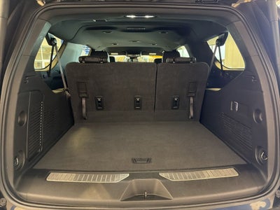 2025 Chevrolet Suburban Z71 w/ Nav & Adaptive Cruise