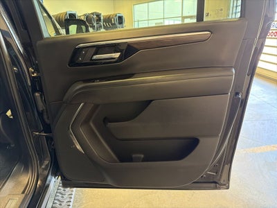 2025 Chevrolet Suburban Z71 w/ Nav & Adaptive Cruise