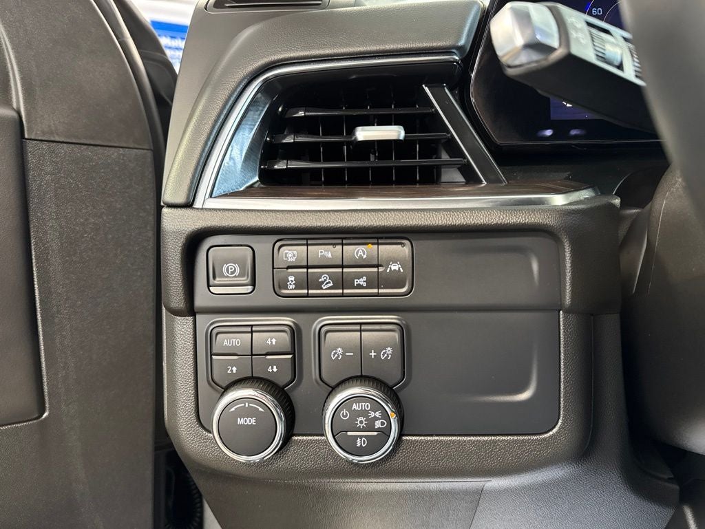 2025 Chevrolet Suburban Z71 2Z7 w/ Nav & Adaptive Cruise