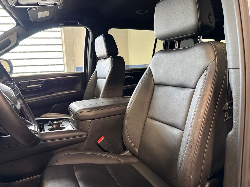 2025 Chevrolet Suburban Z71 2Z7 w/ Nav & Adaptive Cruise