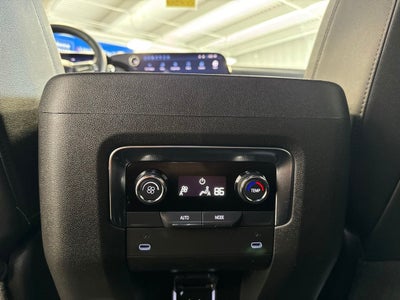 2025 Chevrolet Suburban Z71 2Z7 w/ Nav & Adaptive Cruise