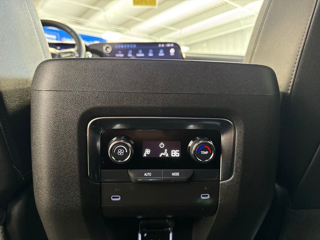 2025 Chevrolet Suburban Z71 2Z7 w/ Nav & Adaptive Cruise