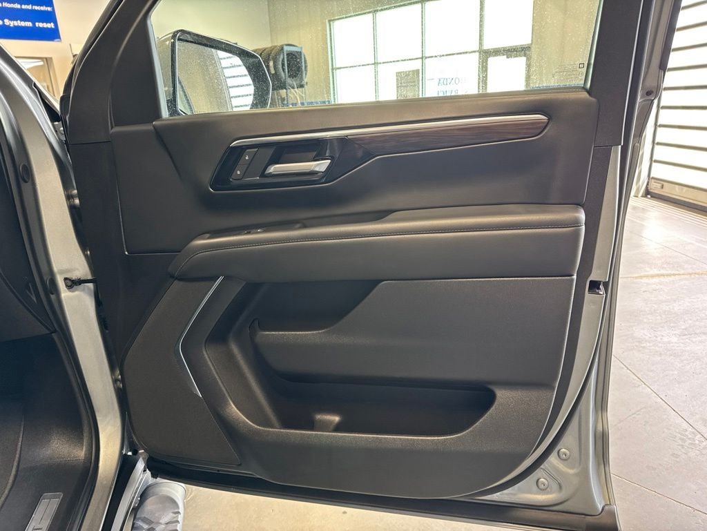 2025 Chevrolet Suburban Z71 2Z7 w/ Nav & Adaptive Cruise