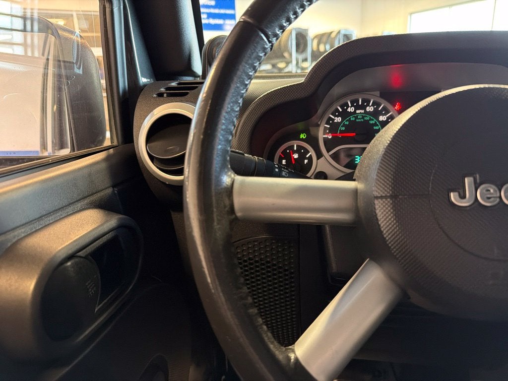 2010 Jeep Wrangler Unlimited Sahara 24G w/ Hardtop & Leather