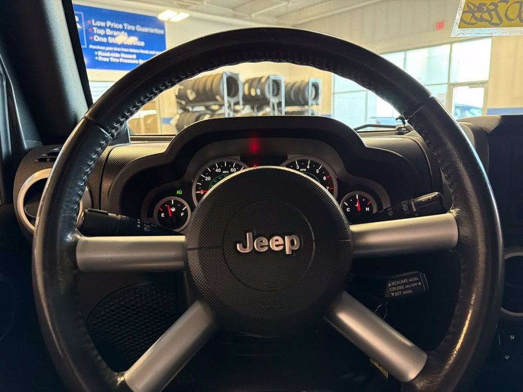 2010 Jeep Wrangler Unlimited Sahara 24G w/ Hardtop & Leather