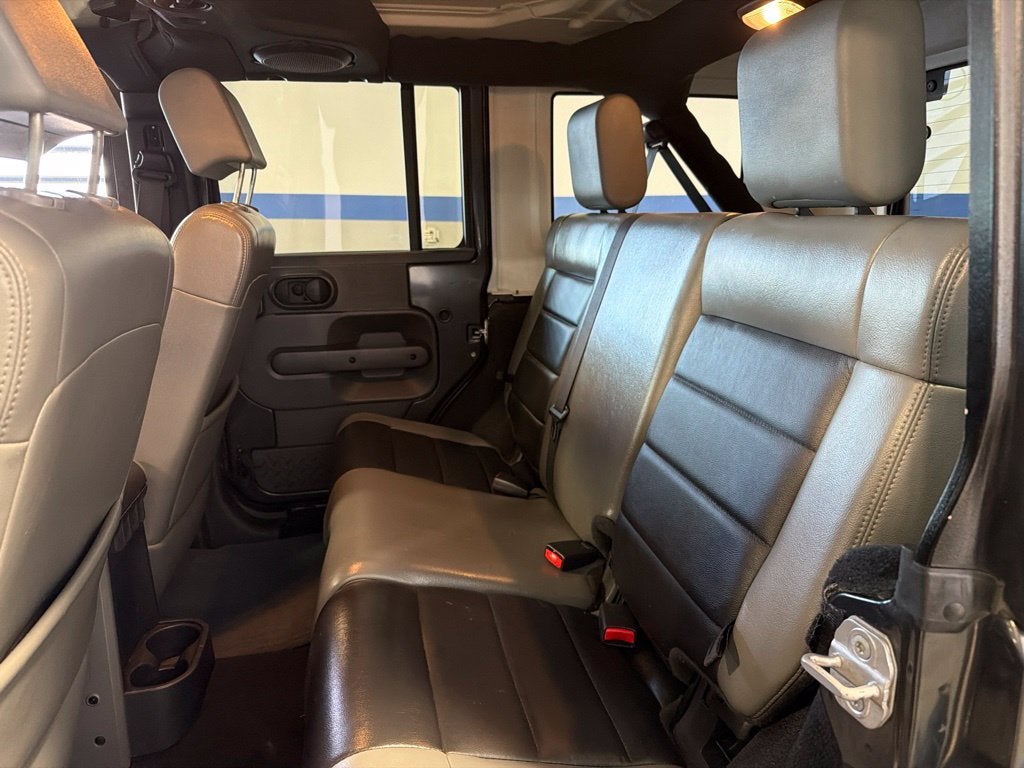 2010 Jeep Wrangler Unlimited Sahara 24G w/ Hardtop & Leather