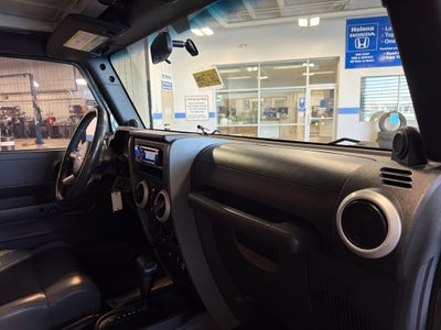 2010 Jeep Wrangler Unlimited Sahara 24G w/ Hardtop & Leather