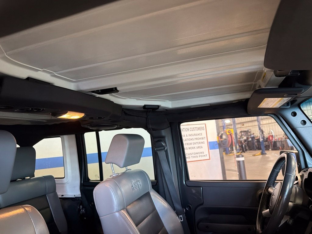 2010 Jeep Wrangler Unlimited Sahara 24G w/ Hardtop & Leather