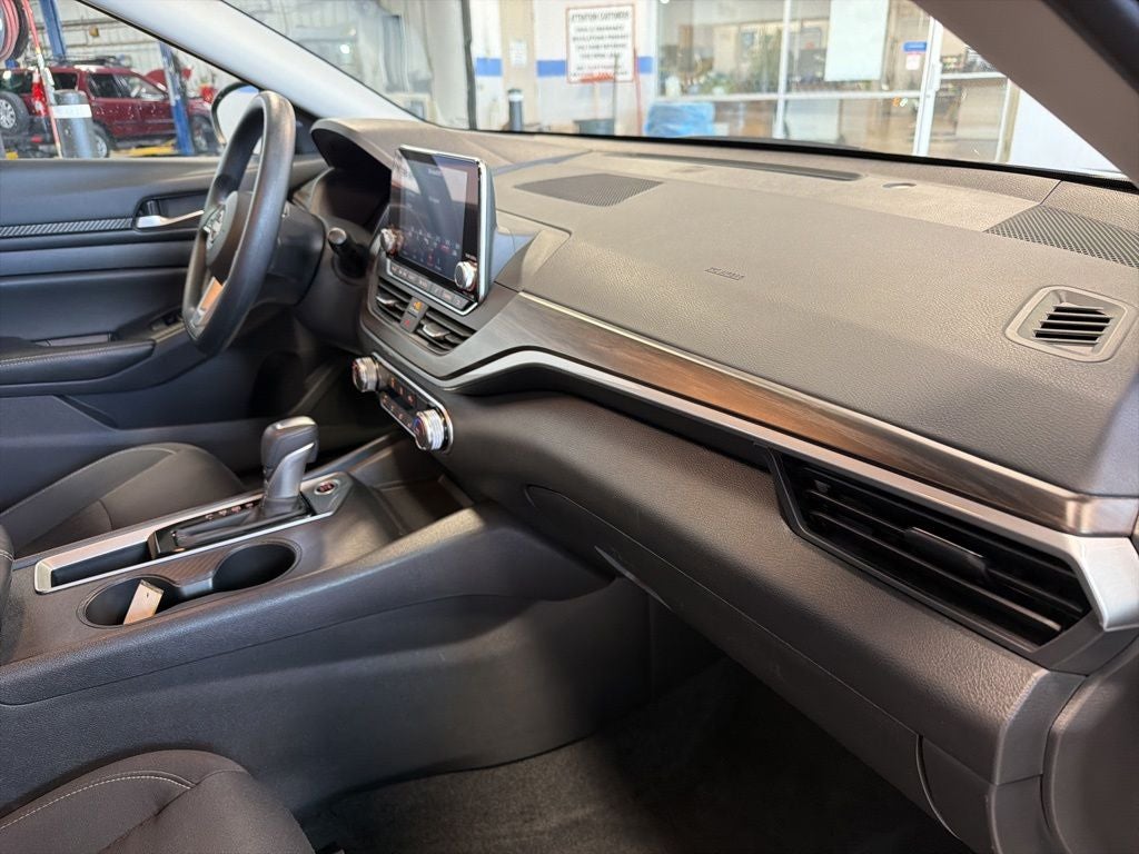 2025 Nissan Altima 2.5 SV w/ cargo pkg