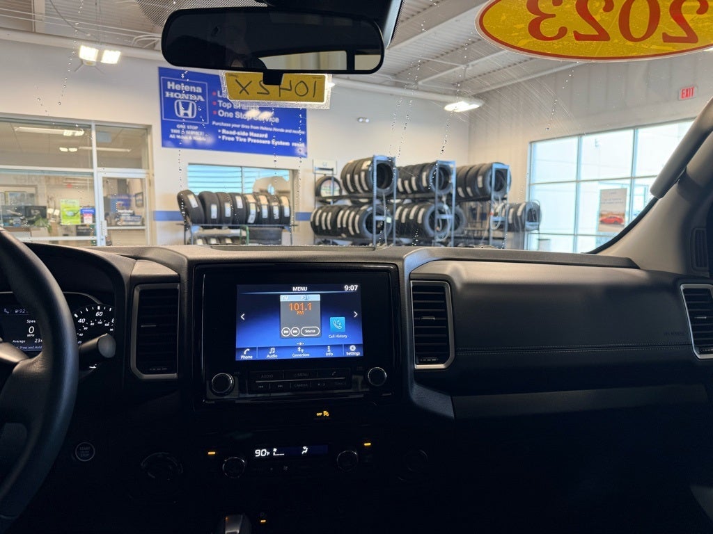 2023 Nissan Frontier SV V6 4x4 w/ Tech & Convenience Pkg