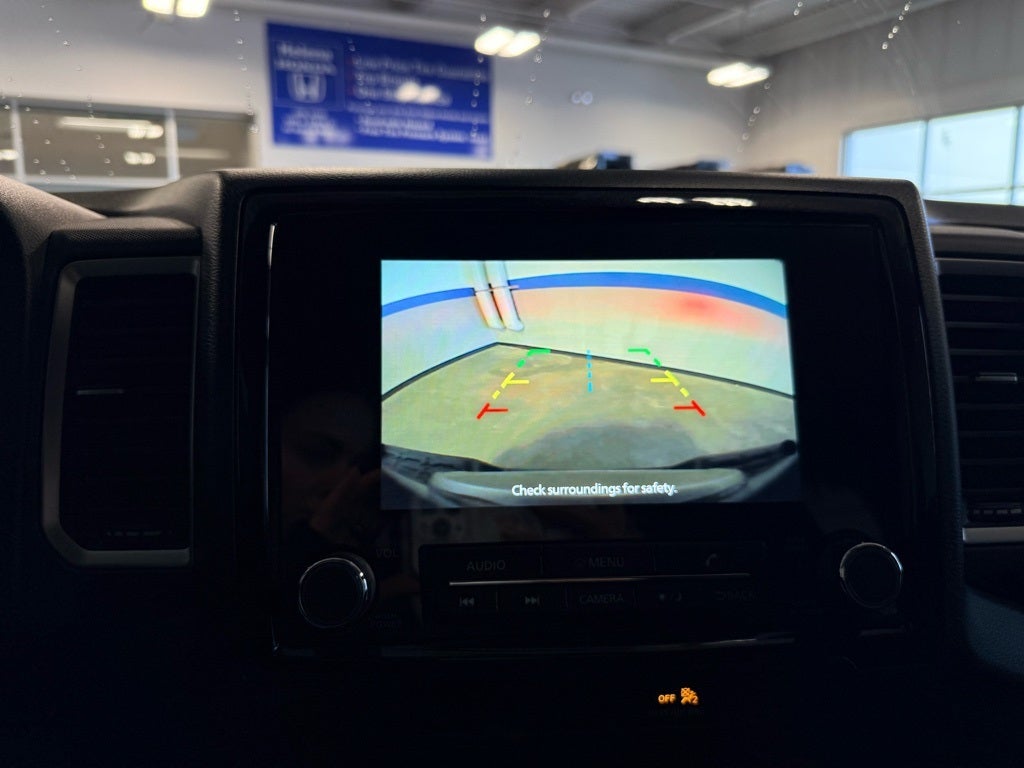 2023 Nissan Frontier SV V6 4x4 w/ Tech & Convenience Pkg