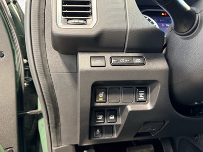 2023 Nissan Frontier SV V6 4x4 w/ Tech & Convenience Pkg