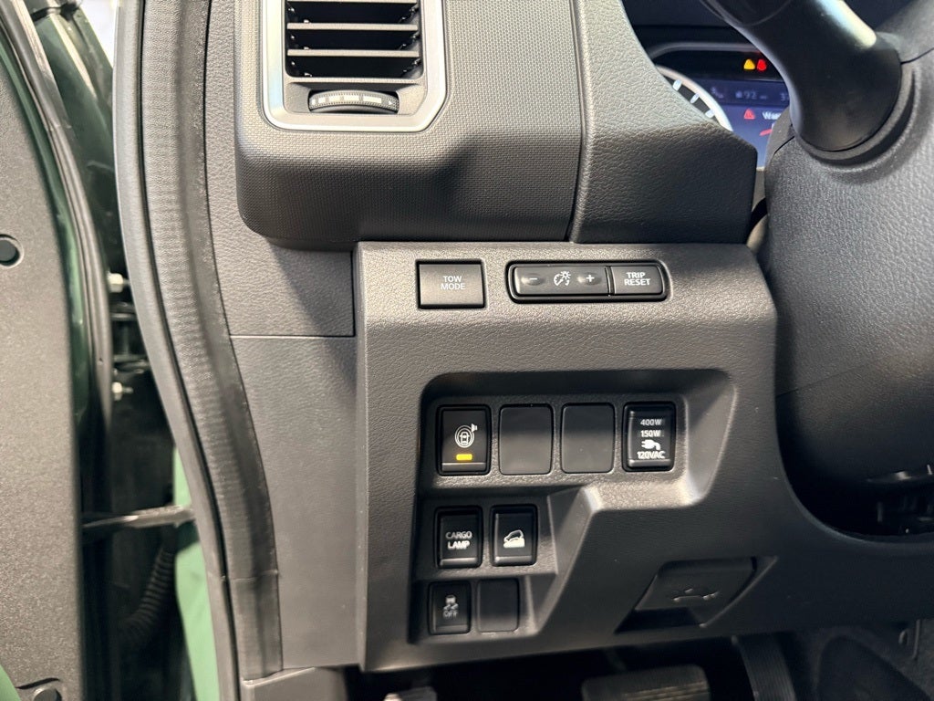 2023 Nissan Frontier SV V6 4x4 w/ Tech & Convenience Pkg