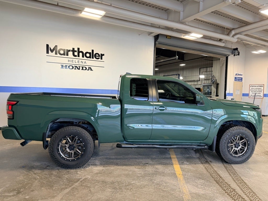 2023 Nissan Frontier SV V6 4x4 w/ Tech & Convenience Pkg