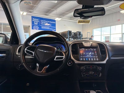 2018 Chrysler 300 Limited AWD w/ Nav & Panorama Roof