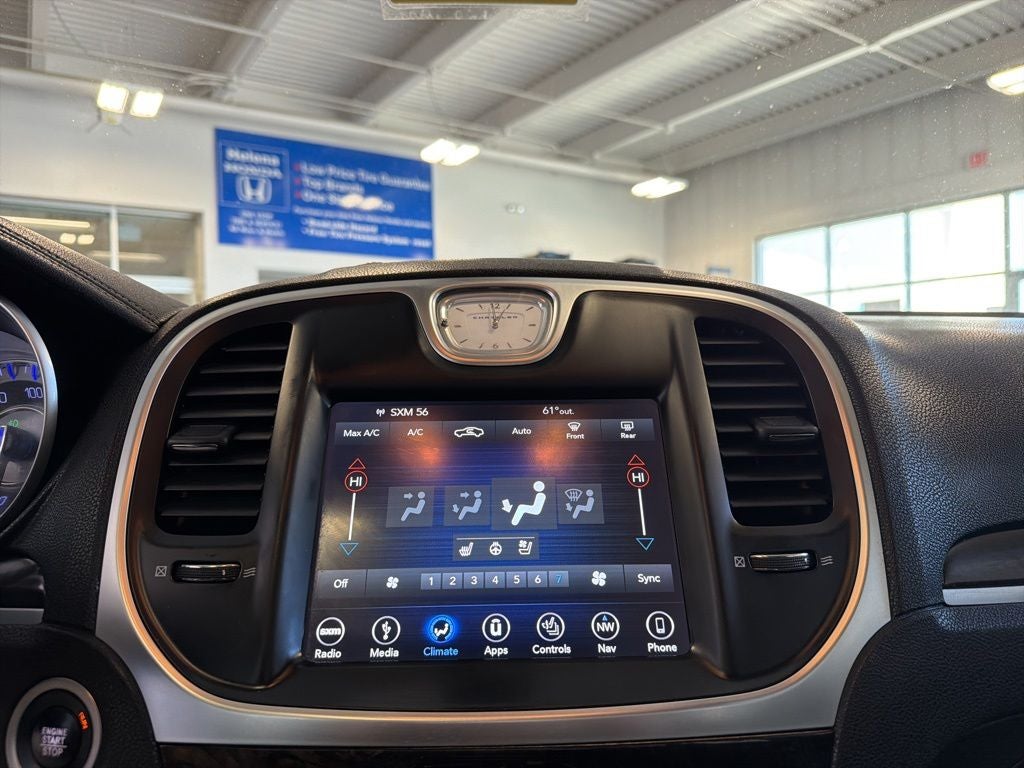 2018 Chrysler 300 Limited AWD w/ Nav & Panorama Roof