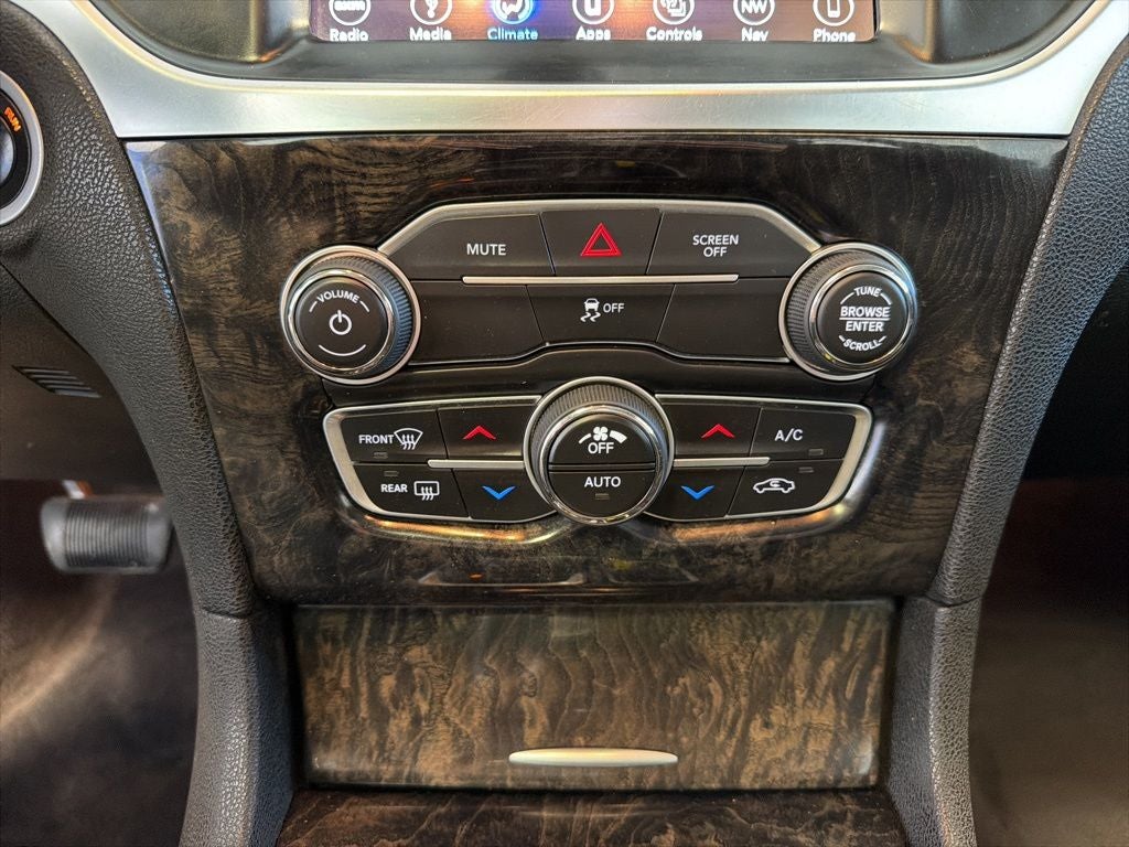 2018 Chrysler 300 Limited AWD w/ Nav & Panorama Roof