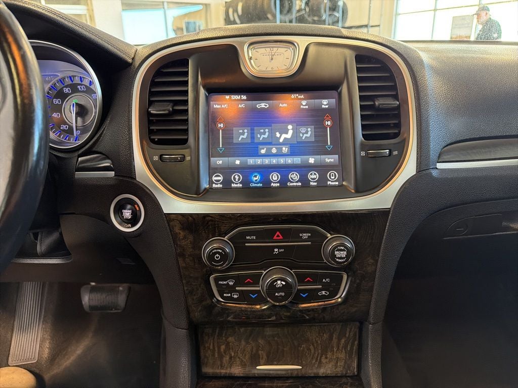 2018 Chrysler 300 Limited AWD w/ Nav & Panorama Roof