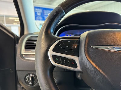 2018 Chrysler 300 Limited AWD w/ Nav & Panorama Roof