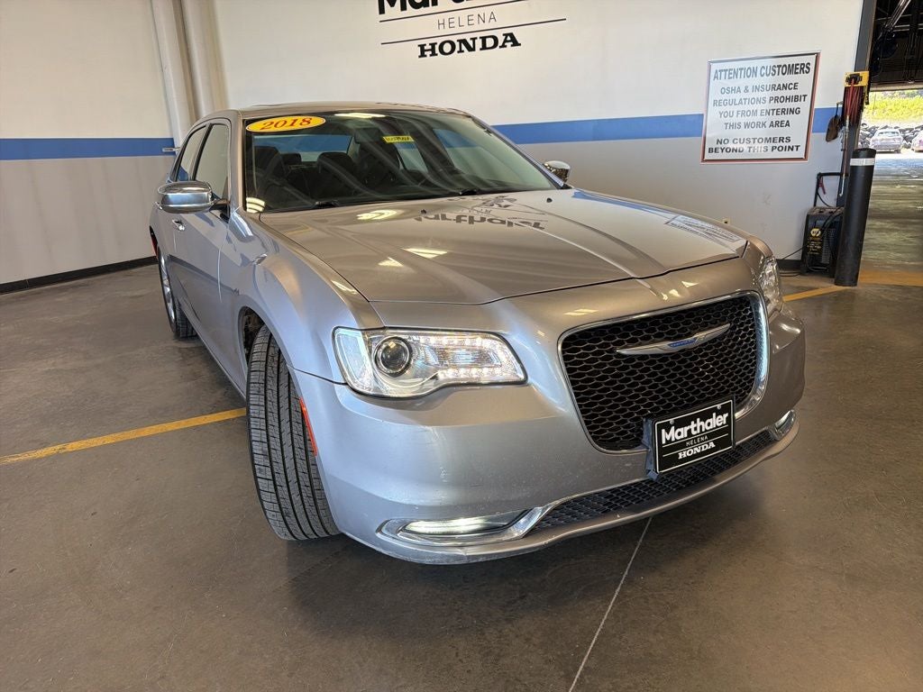 2018 Chrysler 300 Limited AWD w/ Nav & Panorama Roof
