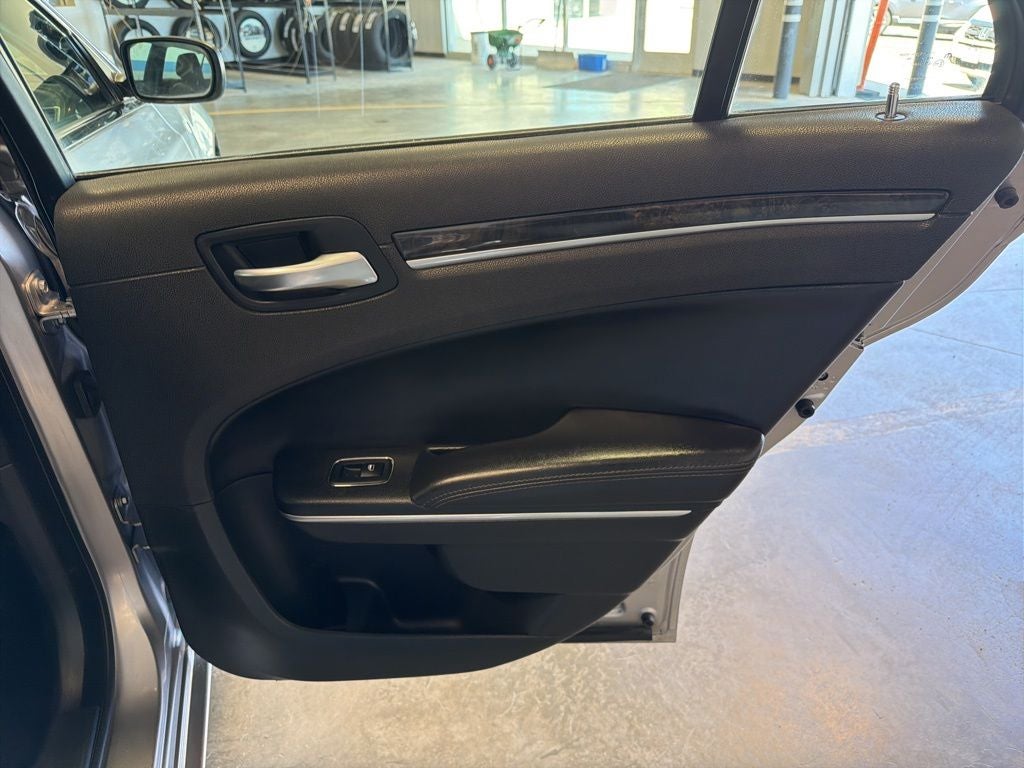 2018 Chrysler 300 Limited AWD w/ Nav & Panorama Roof