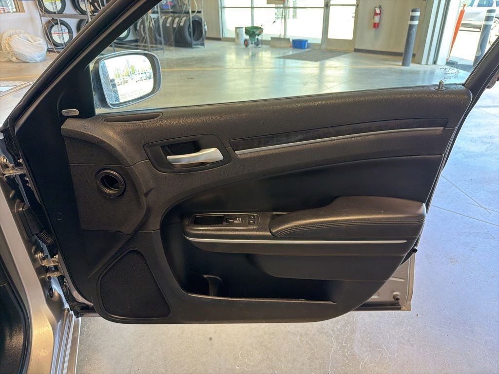 2018 Chrysler 300 Limited AWD w/ Nav & Panorama Roof