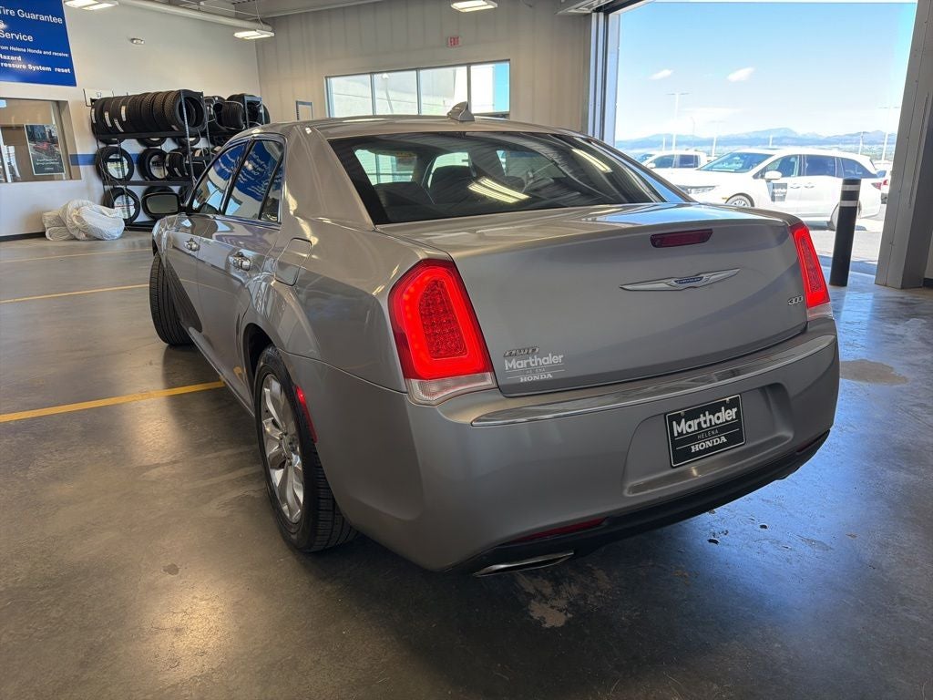 2018 Chrysler 300 Limited AWD w/ Nav & Panorama Roof